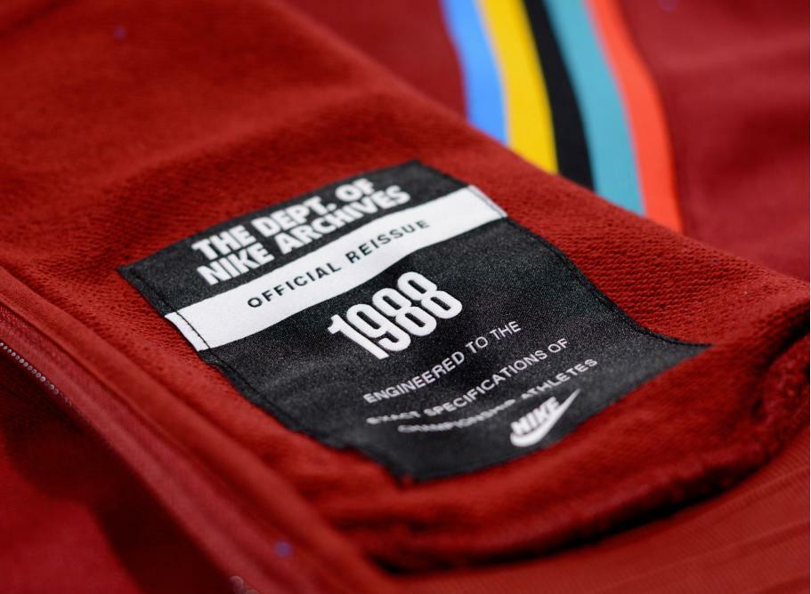 nike classic sweater